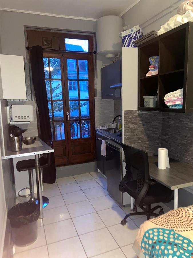 Emplacement Ideal : Studio Au Coeur De Dijon Disponible En Location Appartement Buitenkant foto