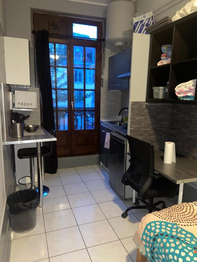 Emplacement Ideal : Studio Au Coeur De Dijon Disponible En Location Appartement Buitenkant foto