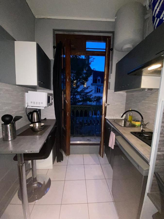 Emplacement Ideal : Studio Au Coeur De Dijon Disponible En Location Appartement Buitenkant foto